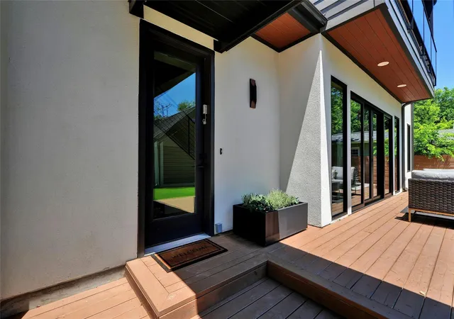 Photo 4 of Single family home for sale at 1802 Romeria Dr, Austin, TX 78757 | MLS# 8611842 | Listing updated on 2026-10-09