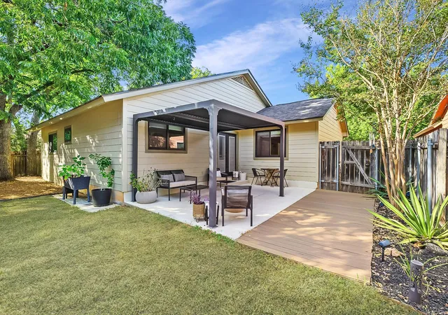 Photo 4 of Single family home for sale at 5005 Ganymede Dr, Austin, TX 78727 | MLS# 6297852 | Listing updated on 2026-10-08