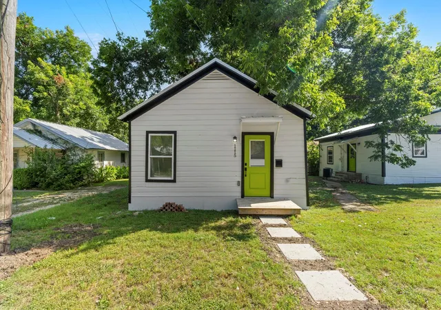 Photo 2 of Single family home for sale at 901 S 23rd Street, Temple, TX 76504 | MLS# 7938980 | Listing updated on 2026-09-28