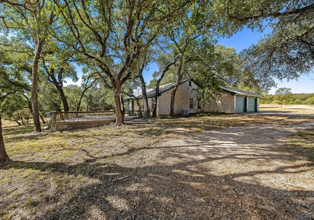 Photo 2 of House for sale at 305 Hidden Oaks Ln, Liberty Hill, TX 78642 | MLS# 9876056 | Listing updated on 2026-09-17