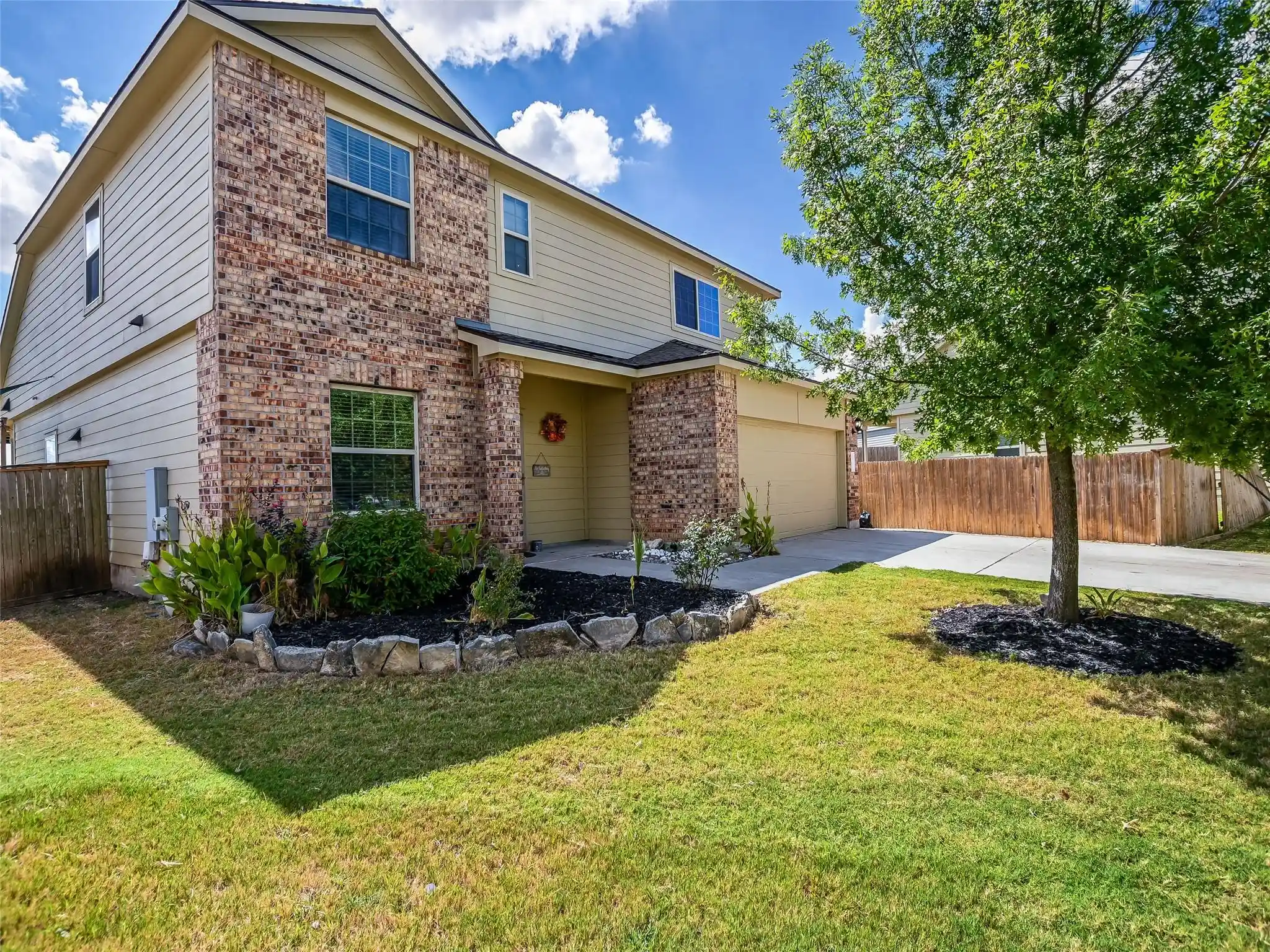Listing Photo 2 - Condo for sale in 116 Cressida Cv located at 116 Cressida Cv, Jarrell, TX 76537 - Unit #9G