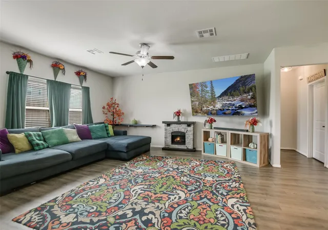 Photo 3 of Condo for sale at 116 Cressida Cv #9G, Jarrell, TX 76537 | MLS# 6519918 | Listing updated on 2026-09-20