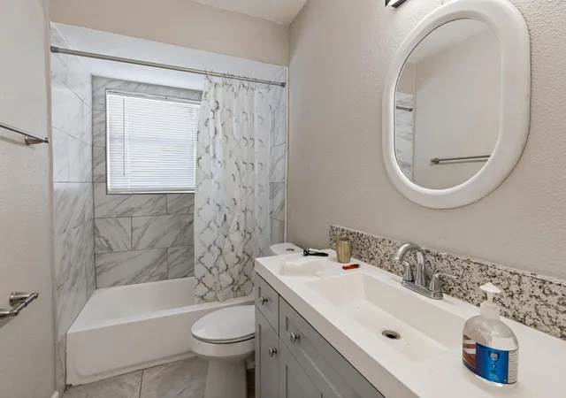 Photo 2 of Single family home for sale at 4709 Baton Rouge St, Houston, TX 77028 | MLS# 7098629 | Listing updated on 2026-10-08