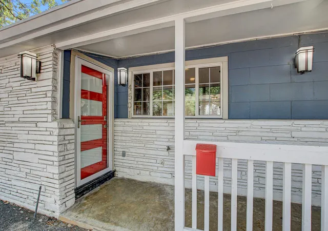 Photo 2 of Single family home for sale at 4501 Oakmont Blvd, Austin, TX 78731 | MLS# 9339550 | Listing updated on 2026-10-03