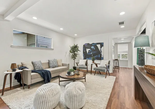 Photo 4 of Single family home for sale at 4501 Oakmont Blvd, Austin, TX 78731 | MLS# 9339550 | Listing updated on 2026-10-03