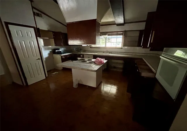 Photo 3 of Single family home for sale at 105 Kimberly Dr, Universal City, TX 78148 | MLS# 2073162 | Listing updated on 2026-10-02