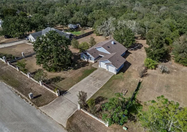 Photo 1 of Single family home for sale at 197 Wright Dr, Cedar Creek, TX 78612 | MLS# 2363026 | Listing updated on 2026-09-29