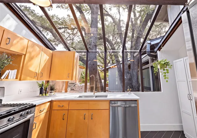 Photo 1 of Single family home for sale at 6603 Sunstrip Dr, Austin, TX 78745 | MLS# 5309392 | Listing updated on 2026-09-24