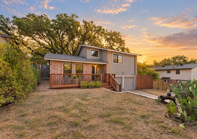 Photo 2 of Single family home for sale at 6603 Sunstrip Dr, Austin, TX 78745 | MLS# 5309392 | Listing updated on 2026-09-24