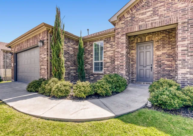 Photo 2 of Single family home for sale at 137 Climbing Rock Loop, Dripping Springs, TX 78620 | MLS# 5165789 | Listing updated on 2026-10-08