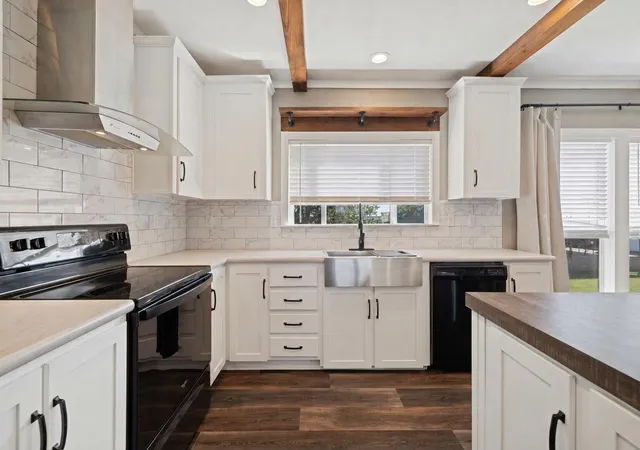 Photo 3 of Manufactured home for sale at 2000 County Rd 251, Florence, TX 76527 | MLS# 8023463 | Listing updated on 2026-09-18