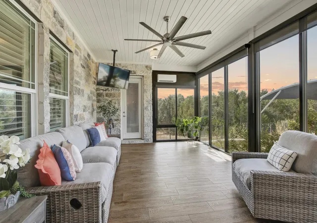 Photo 3 of Single family home for sale at 128 Tuscany Way, Georgetown, TX 78633 | MLS# 3394505 | Listing updated on 2026-10-26