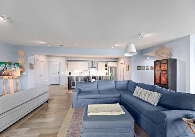 Photo 4 of Condo for sale at 3200 Grandview St #11, Austin, TX 78705 | MLS# 7155249 | Listing updated on 2026-10-07