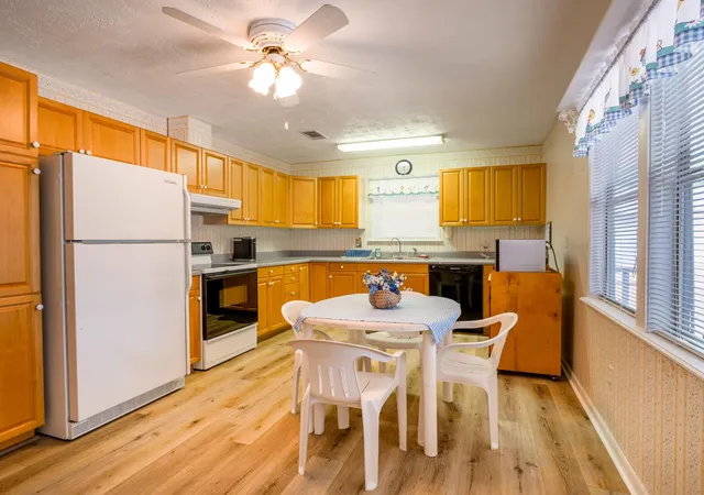 Photo 4 of Single family home for sale at 950 Hi Line Dr, Buchanan Dam, TX 78609 | MLS# 9760068 | Listing updated on 2026-10-27