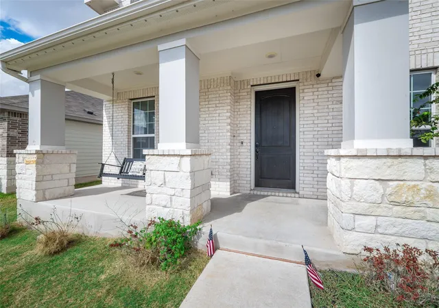 Photo 2 of Single family home for sale at 311 Bear Oak St, Hutto, TX 78634 | MLS# 5227592 | Listing updated on 2026-10-21