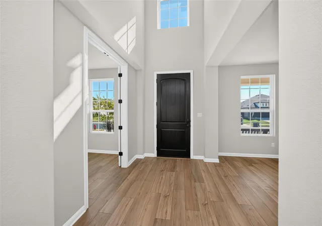 Photo 3 of Single family home for sale at 311 Bear Oak St, Hutto, TX 78634 | MLS# 5227592 | Listing updated on 2026-10-21