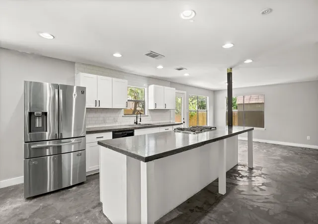Photo 3 of Single family home for sale at 8504 Tad Park Cv, Round Rock, TX 78681 | MLS# 4094341 | Listing updated on 2026-10-03