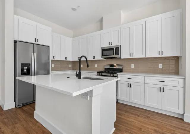 Photo 3 of Condo for sale at 1811 Webberville Rd #1210, Austin, TX 78721 | MLS# 6443536 | Listing updated on 2026-09-18