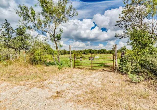 Photo 1 of Land for sale at 120 Hillcrest Ln, Dale, TX 78616 | MLS# 6297693 | Listing updated on 2026-09-22