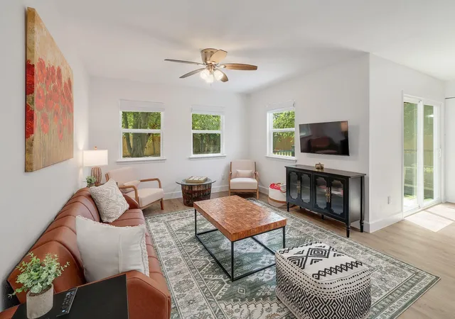Photo 3 of Single family home for sale at 906 W 15th Street, Georgetown, TX 78626 | MLS# 6737506 | Listing updated on 2026-10-24
