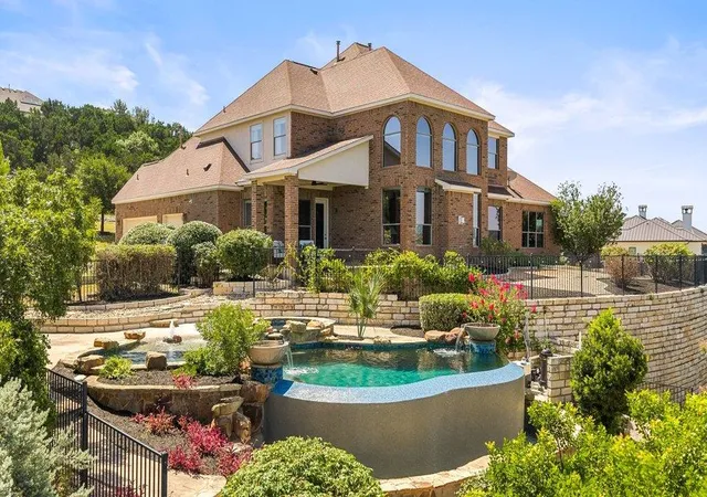 Photo 3 of Single family home for sale at 2702 Lakehurst Rd, Spicewood, TX 78669 | MLS# 4286849 | Listing updated on 2026-09-19