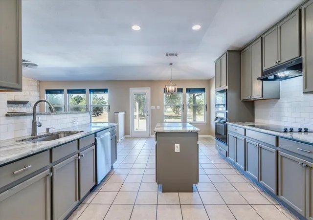 Photo 4 of Single family home for sale at 213 Polo Pony, Liberty Hill, TX 78642 | MLS# 9975555 | Listing updated on 2026-10-07