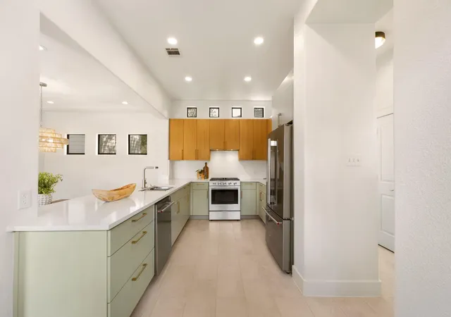 Photo 3 of Single family home for sale at 1814 Maple Ave, Austin, TX 78702 | MLS# 2161293 | Listing updated on 2026-09-26
