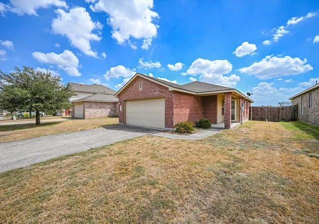 Photo 2 of Single family home for sale at 161 Mallard Ln, Leander, TX 78641 | MLS# 3002627 | Listing updated on 2026-09-24