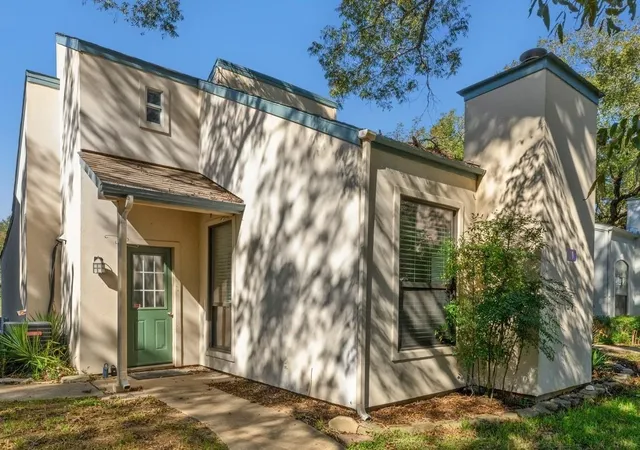 Photo 1 of Townhouse for sale at 10 Townhouse Cir, Wimberley, TX 78676 | MLS# 1831860 | Listing updated on 2026-10-10