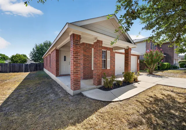 Photo 2 of Single family home for sale at 112 Northern Trl, Leander, TX 78641 | MLS# 7154209 | Listing updated on 2026-09-30