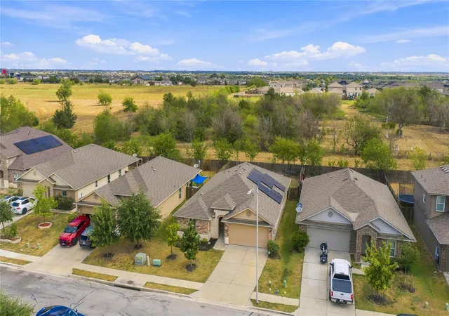 Photo 2 of Single family home for sale at 11820 Jamie Dr, Manor, TX 78653 | MLS# 3954514 | Listing updated on 2026-10-05