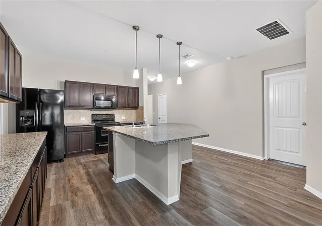 Photo 3 of Single family home for sale at 11820 Jamie Dr, Manor, TX 78653 | MLS# 3954514 | Listing updated on 2026-10-05