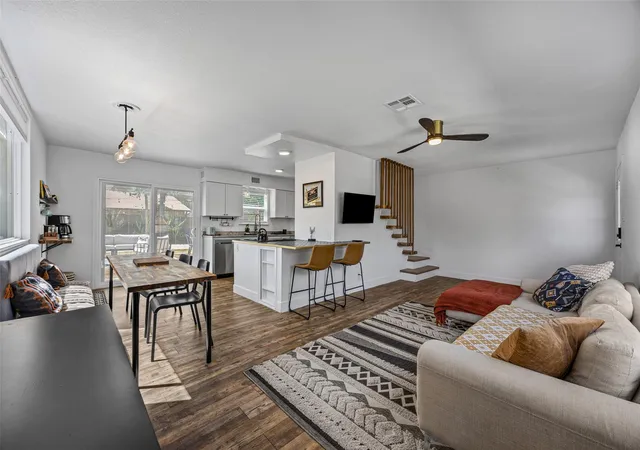 Photo 4 of Single family home for sale at 1101 Kenyon Dr, Austin, TX 78745 | MLS# 8090023 | Listing updated on 2026-09-25