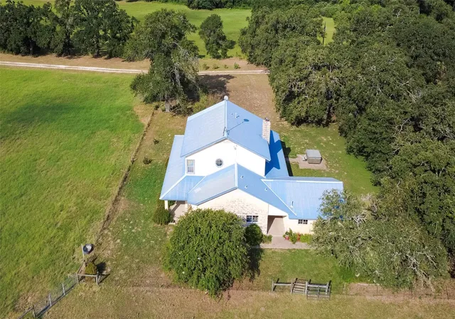 Photo 2 of House for sale at 2690 Cr 306 Rd, Lexington, TX 78947 | MLS# 9450815 | Listing updated on 2026-09-21