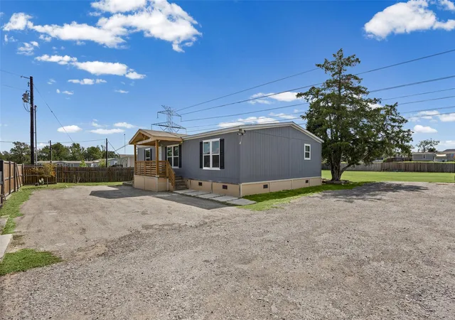 Photo 3 of Manufactured home for sale at 109 Zacate St, Elgin, TX 78621 | MLS# 7011537 | Listing updated on 2026-09-21