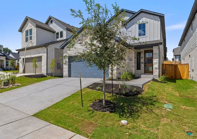 Photo 1 of Single family home for sale at 592 Darley Oak Dr, Dripping Springs, TX 78620 | MLS# 9422153 | Listing updated on 2026-10-29