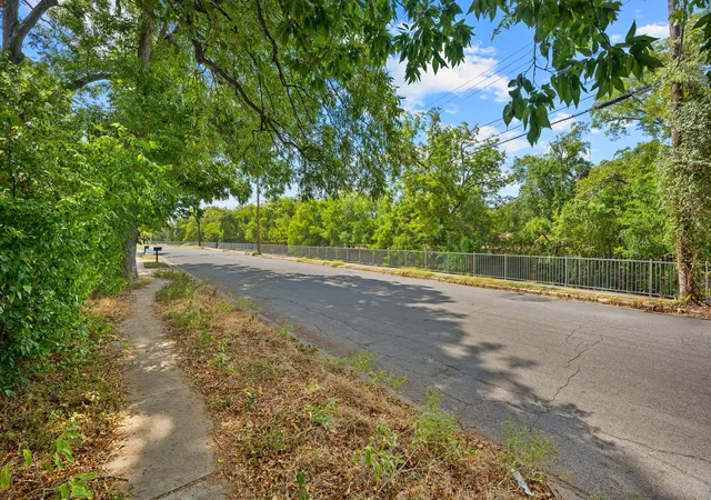 Photo 4 of Land for sale at 4910 Sara Dr, Austin, TX 78721 | MLS# 6010226 | Listing updated on 2026-09-28