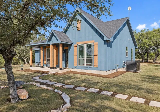 Photo 2 of Single family home for sale at 717 Brock Holw Dr, Johnson City, TX 78636 | MLS# 7920571 | Listing updated on 2026-10-09