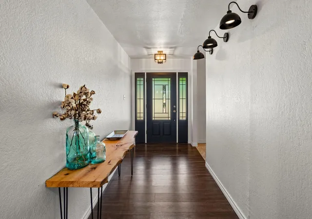 Photo 3 of Single family home for sale at 519 Eden Ranch Dr, Canyon Lake, TX 78133 | MLS# 9098923 | Listing updated on 2026-09-20