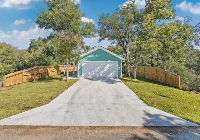 Photo 3 of Single family home for sale at 1653 Navajo Trl, Kingsland, TX 78639 | MLS# 9279382 | Listing updated on 2026-09-30