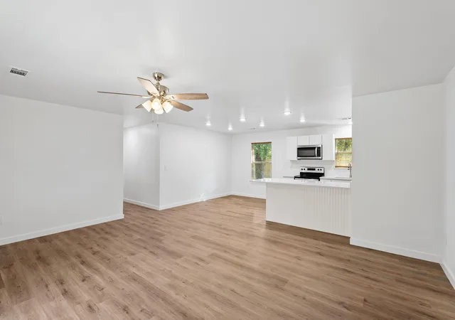 Photo 4 of Single family home for sale at 1653 Navajo Trl, Kingsland, TX 78639 | MLS# 9279382 | Listing updated on 2026-09-30