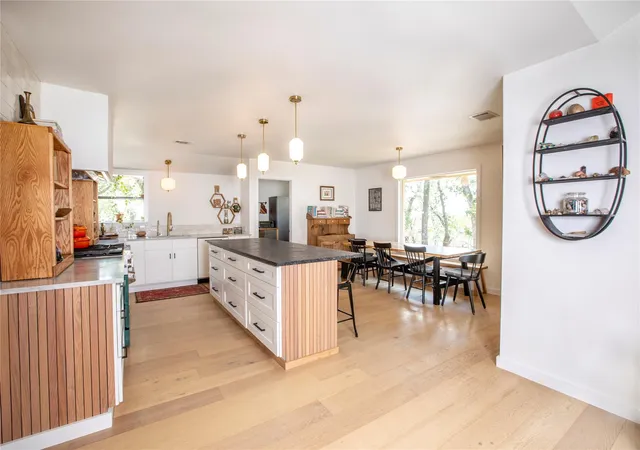 Photo 4 of Single family home for sale at 301 Lander Ln, Dripping Springs, TX 78620 | MLS# 2842389 | Listing updated on 2026-10-09