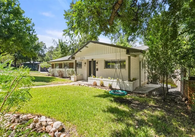 Photo 2 of Single family home for sale at 6404 Shoal Crk Blvd, Austin, TX 78757 | MLS# 1961968 | Listing updated on 2026-10-07