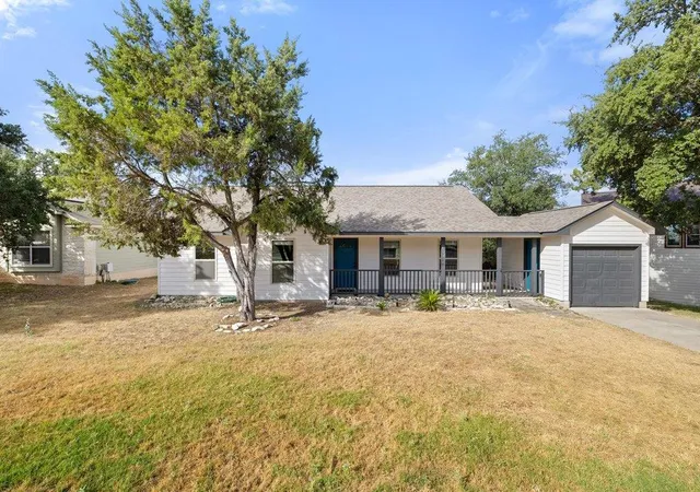 Photo 1 of Single family home for sale at 604 Whispering Holw Cir, Lago Vista, TX 78645 | MLS# 7967068 | Listing updated on 2026-10-24