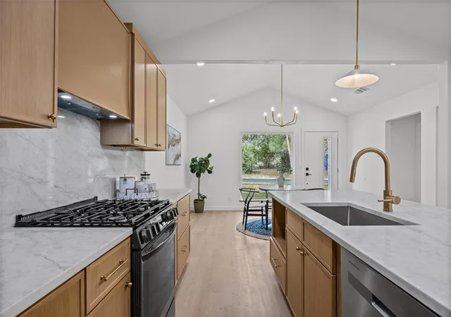Photo 2 of Single family home for sale at 811 Glen Oak Dr, Austin, TX 78745 | MLS# 2825538 | Listing updated on 2026-10-08