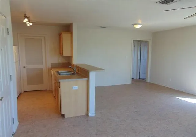 Photo 4 of House for sale at 400 Eagles Nest Dr, Wimberley, TX 78676 | MLS# 9465251 | Listing updated on 2026-09-24