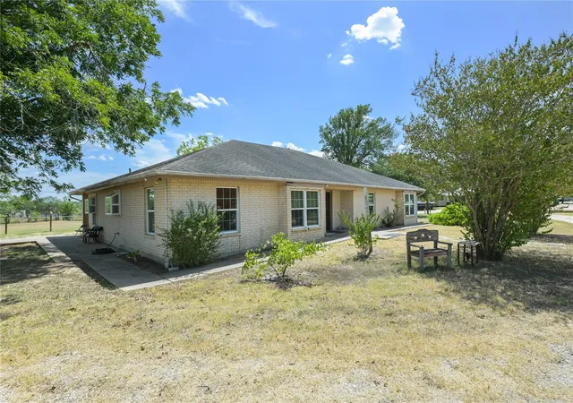 Photo 3 of Single family home for sale at 2481 Highway 21 W, Dale, TX 78616 | MLS# 5743842 | Listing updated on 2026-09-21