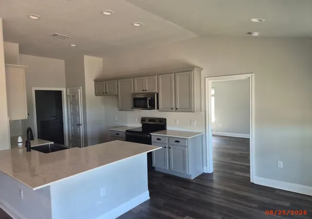 Photo 3 of Single family home for sale at 21905 Redbird Dr, Lago Vista, TX 78645 | MLS# 8786317 | Listing updated on 2026-09-20