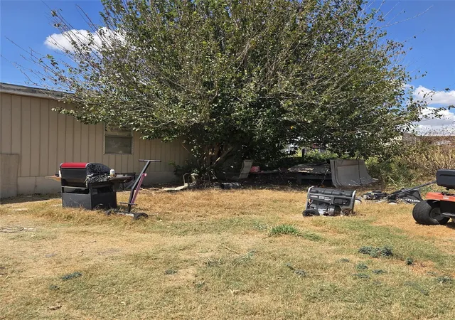Photo 2 of Manufactured home for sale at 135 Mustang Crk N Loop, Hutto, TX 78634 | MLS# 9077210 | Listing updated on 2026-09-20