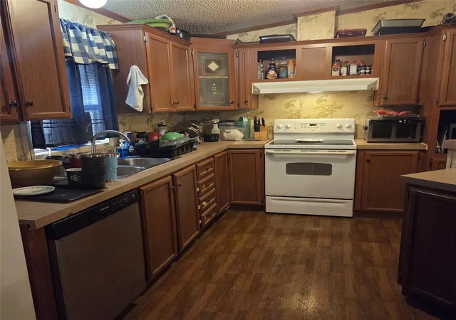 Photo 4 of Manufactured home for sale at 135 Mustang Crk N Loop, Hutto, TX 78634 | MLS# 9077210 | Listing updated on 2026-09-20